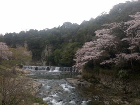 稲名川　屏風岩