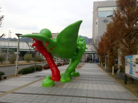 Ｐｅａｓｅ　Ｃｒａｃｋｅｒ