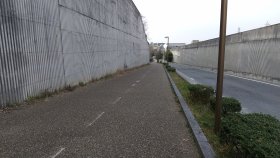 第二京阪沿いの歩道