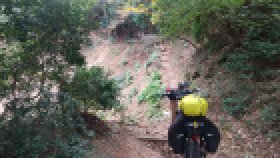 自動二輪車通行不能点