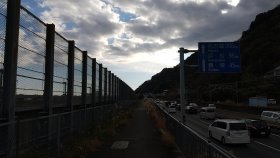 富士由比バイパス道の自転車に優しくない制限