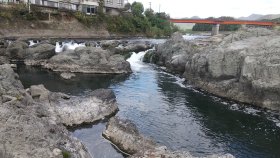 闘竜灘 （トウリュウナダ）