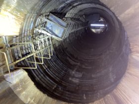 亀の瀬地すべり対策事業杭工見学　集水井工