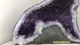 公益財団法人 益富地学会館