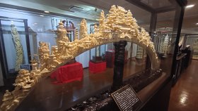 アガペ大鶴美術館（AOM）